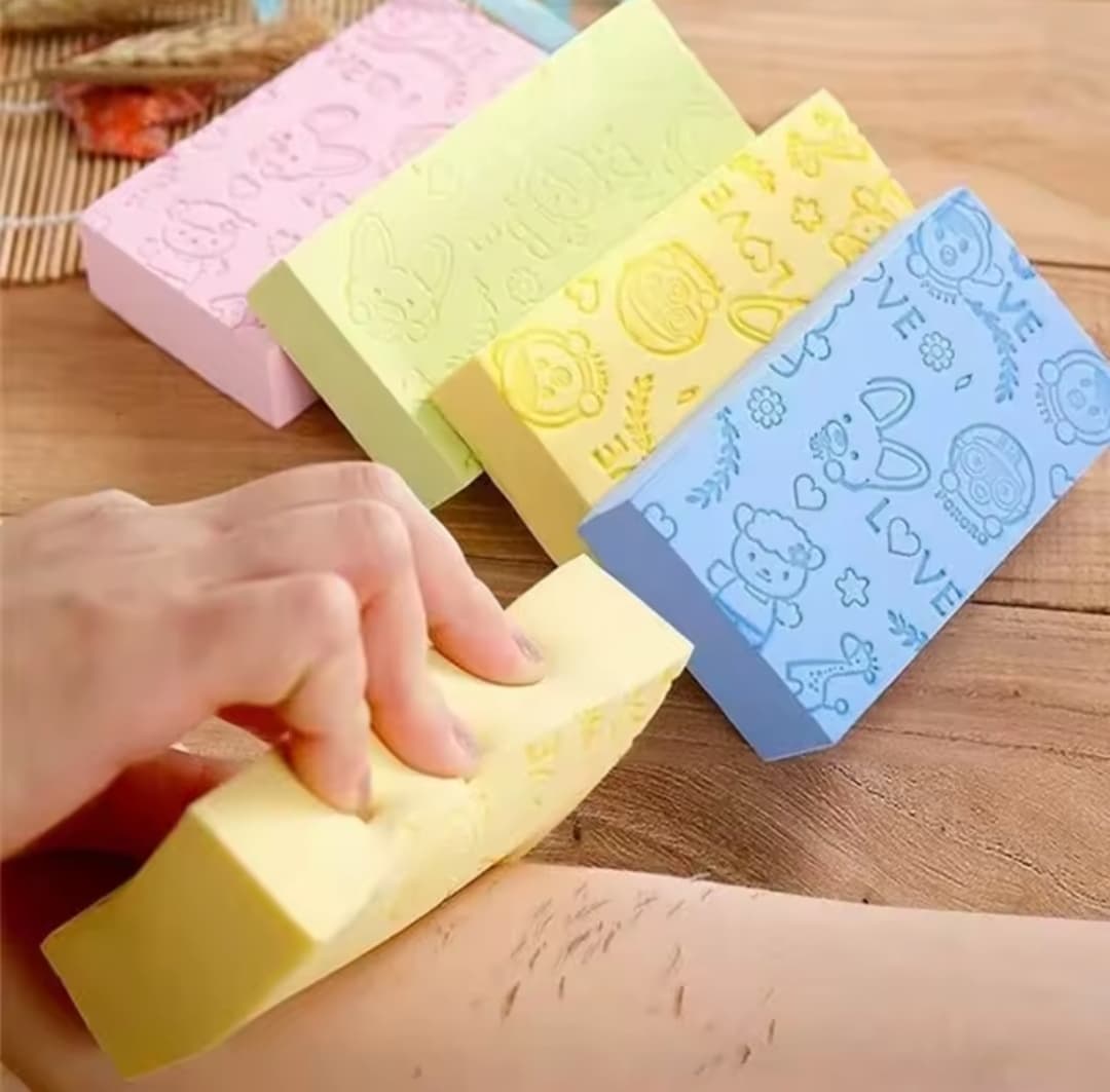 une éponge de bain exfoliante