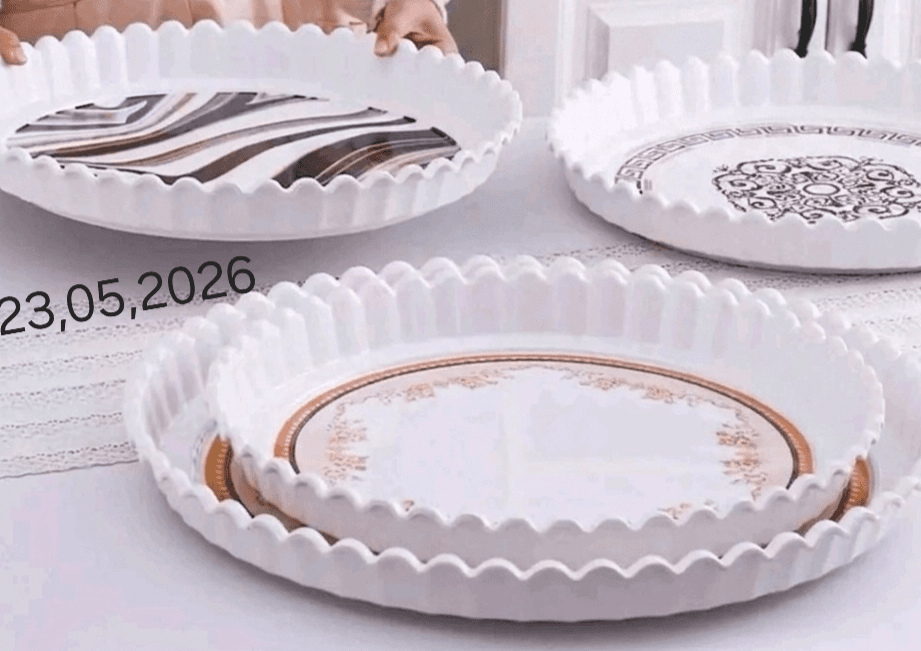 Plateau rond ondulé Grande 🔔السيري فيها 12pcs